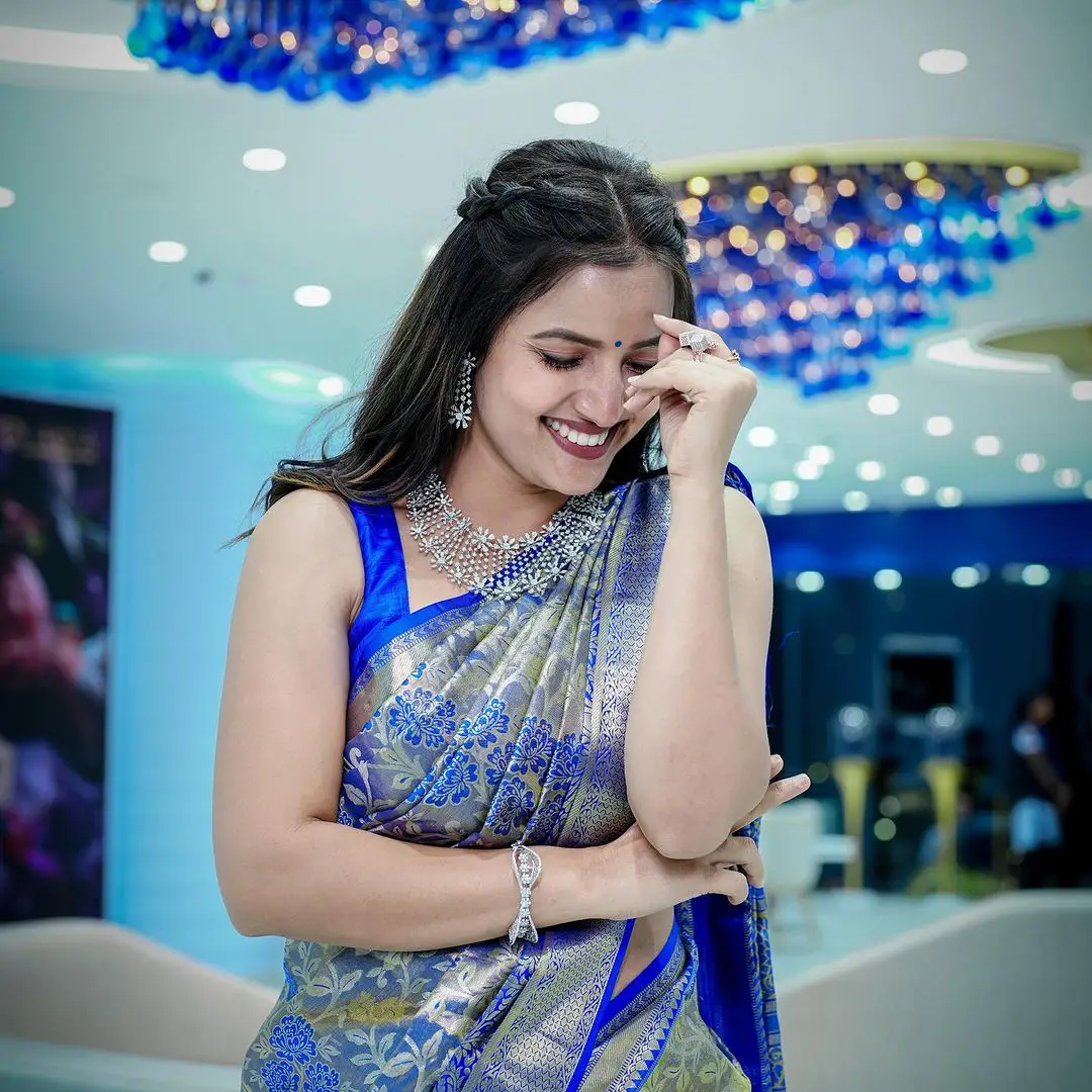 South Indian Actress Siri Hanmanth in Blue Saree Sleeveless Blouse